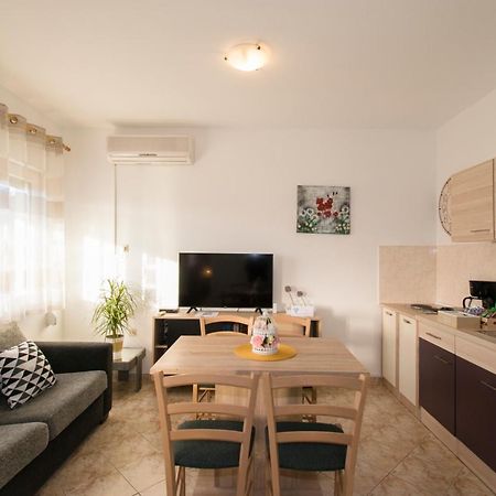 Apartman Fuma 로비니 외부 사진